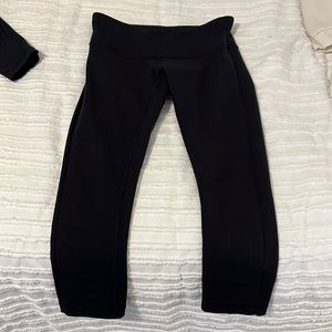 Black Cropped Lulu Lemon Wunder Under Leggings